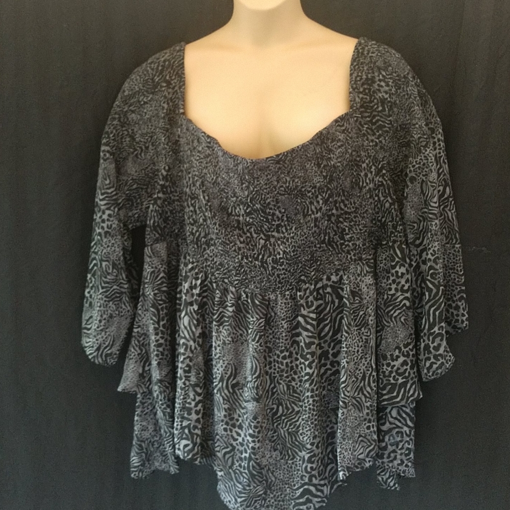 Torrid 6x cold shoulder top
